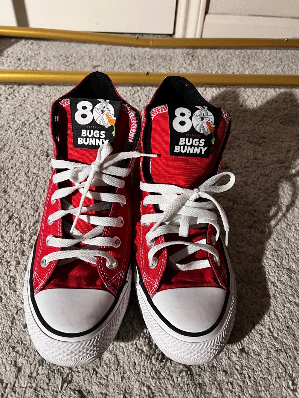 Converse x Warner Bros. 'What's Up Doc?' Bugs Bunny Sneakers - Picture 2 of 6
